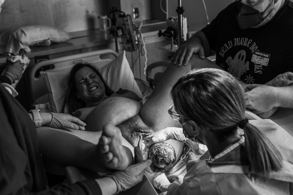 Eugene Oregon birth photographer Lux Marina Photography documents hospital birth 