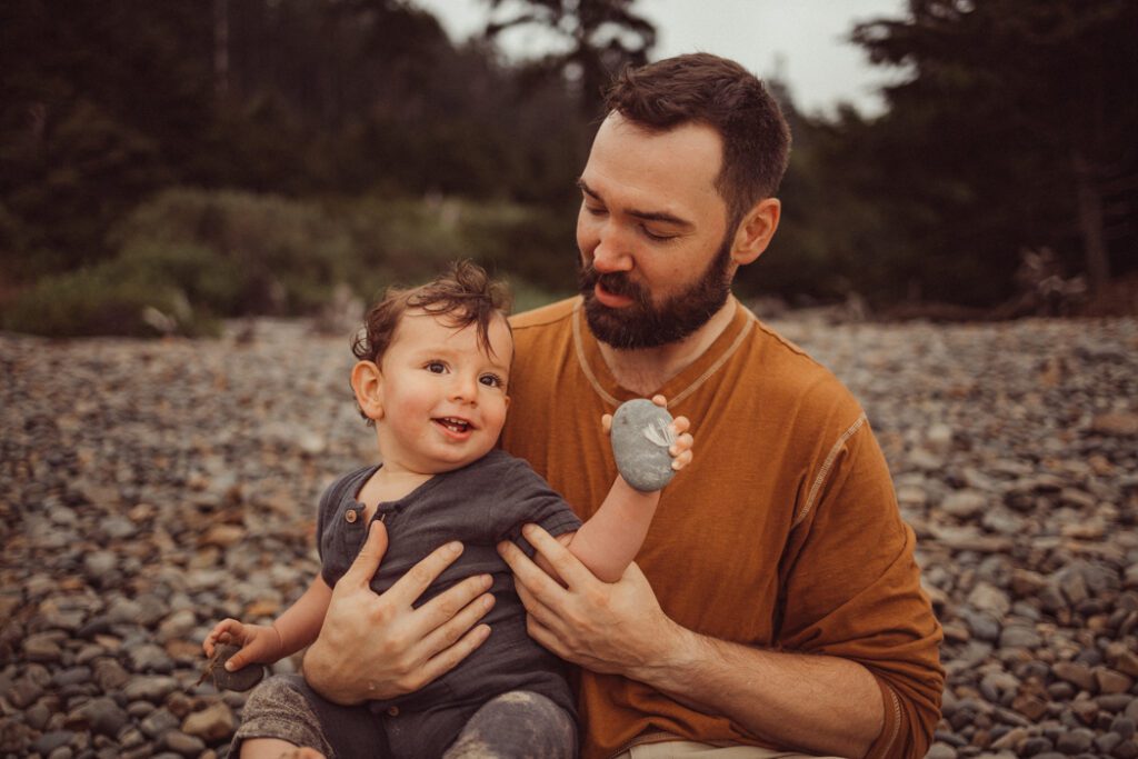 Oregon Coast is one of the best locations for summer family photos near Eugene, Oregon