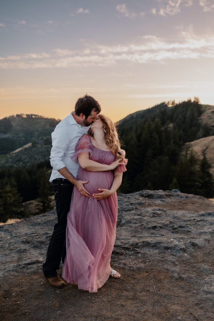 Beautiful expecting couple at Horse Rock Ridge near Eugene, Oregon captured by Lux Marina Photography