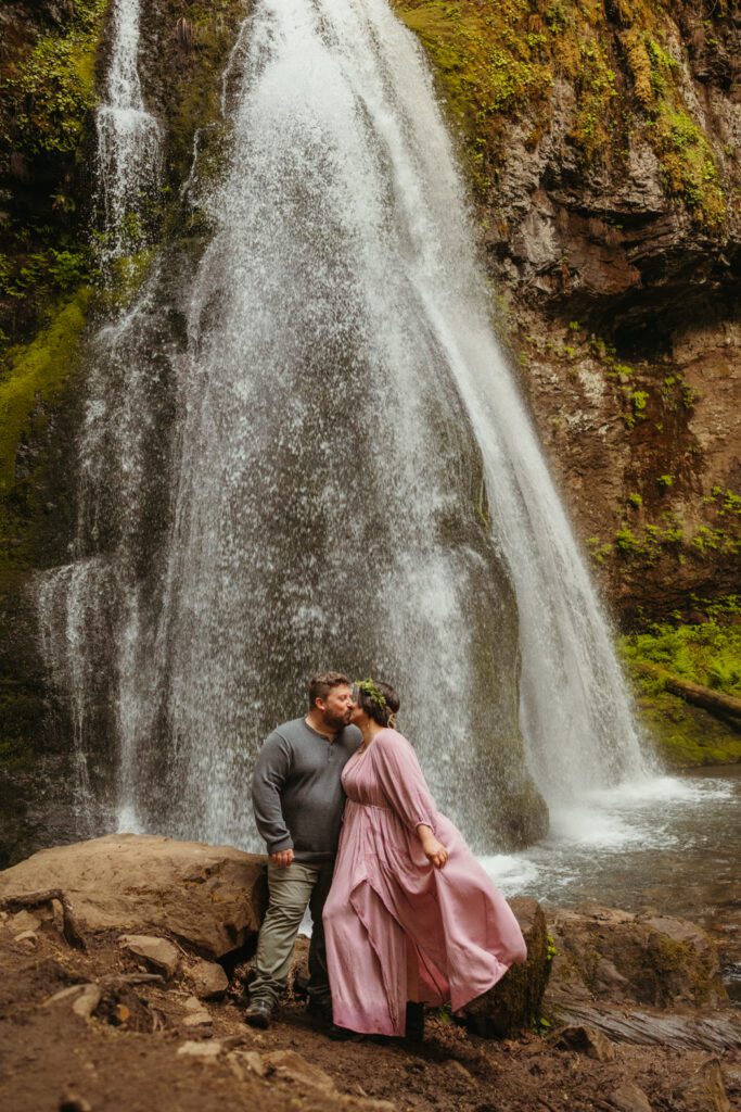 Spirit Falls is an easy and incredibly beautiful hike, which is why it is one of my top locations for summer photo session as a Eugene, Oregon based photographer